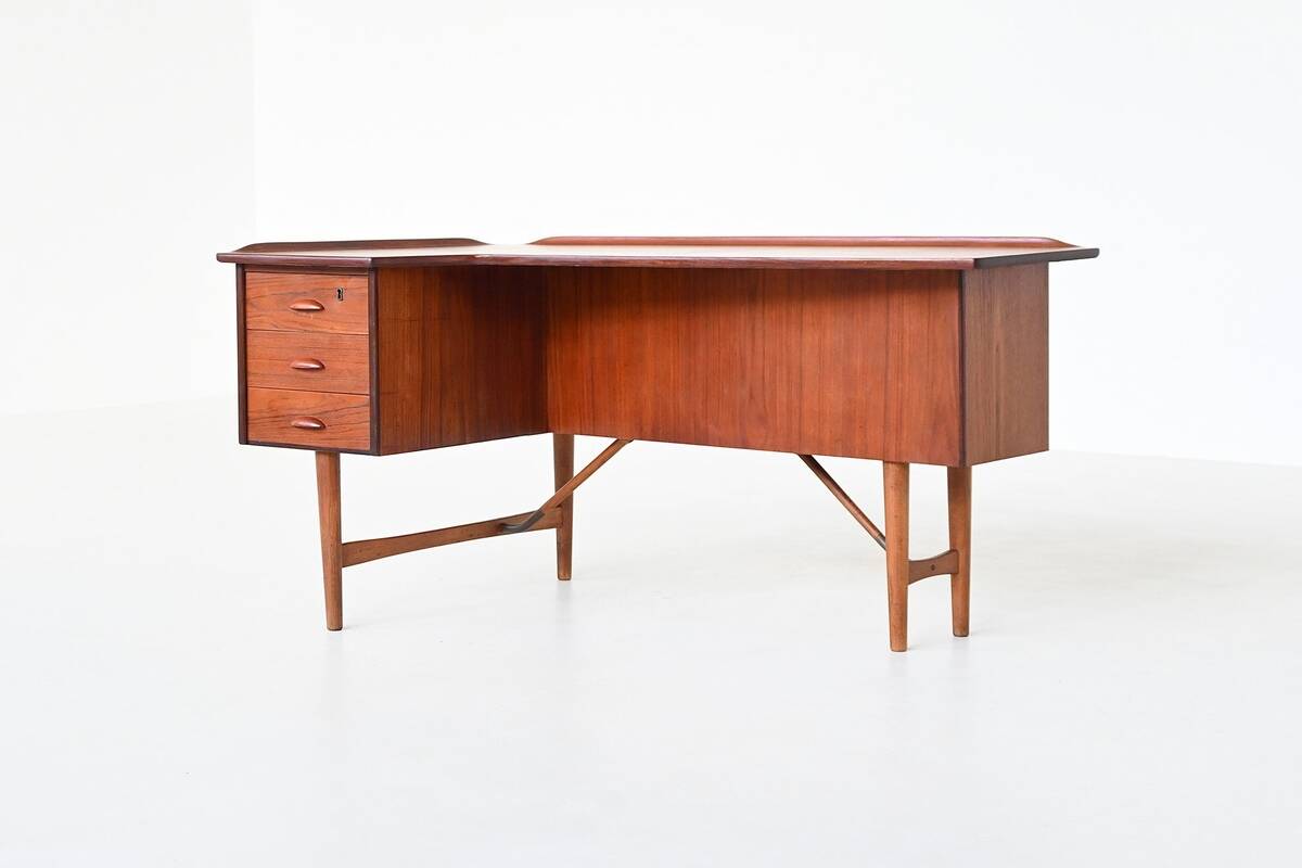 Peter Løvig Nielsen boomerang writing desk in teak Løvig Denmark 1960