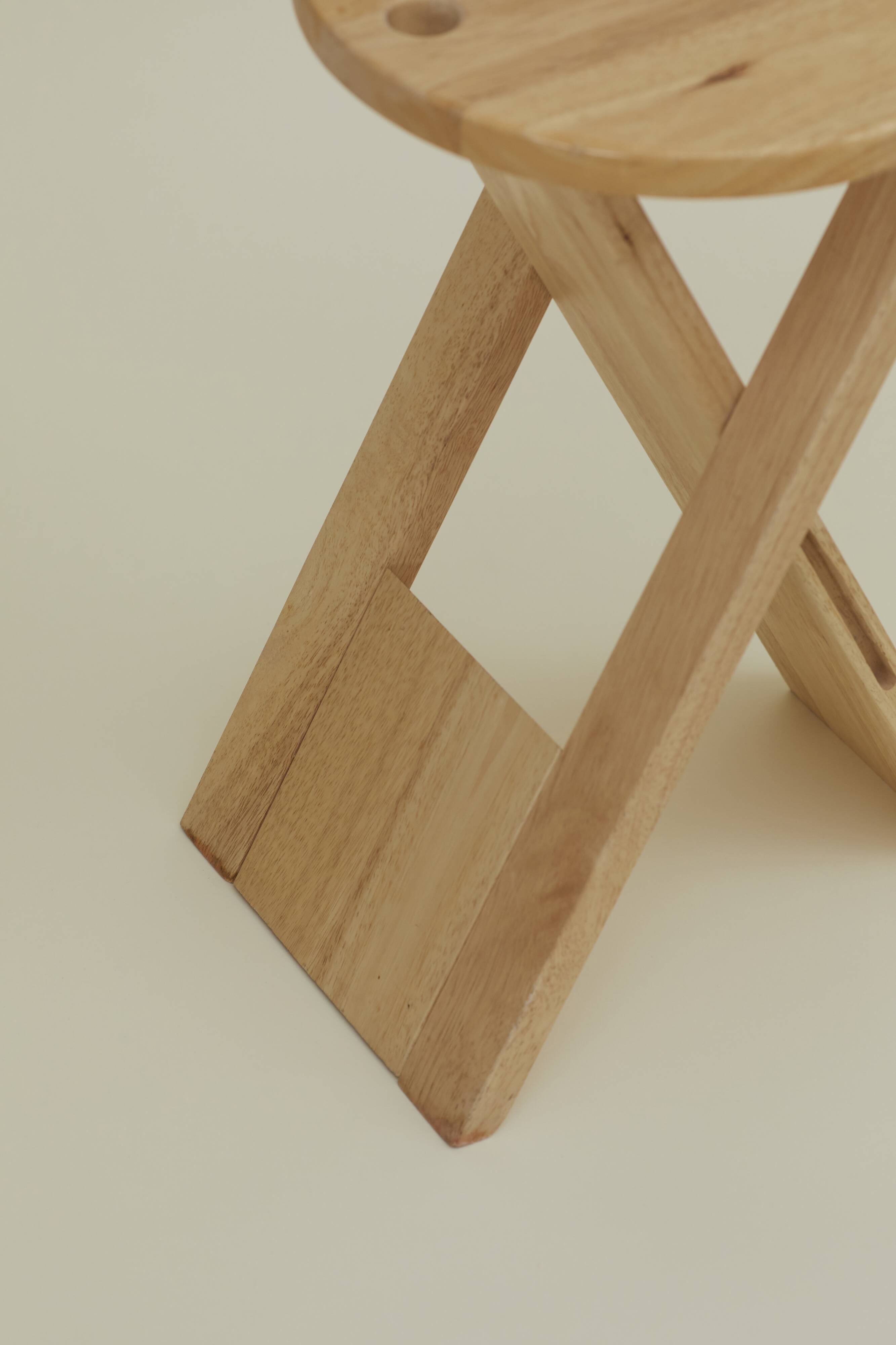 Folding wooden stool (beech) Suzy or TS / Roger Tallon - Adrian Reed vintage Circa 1980