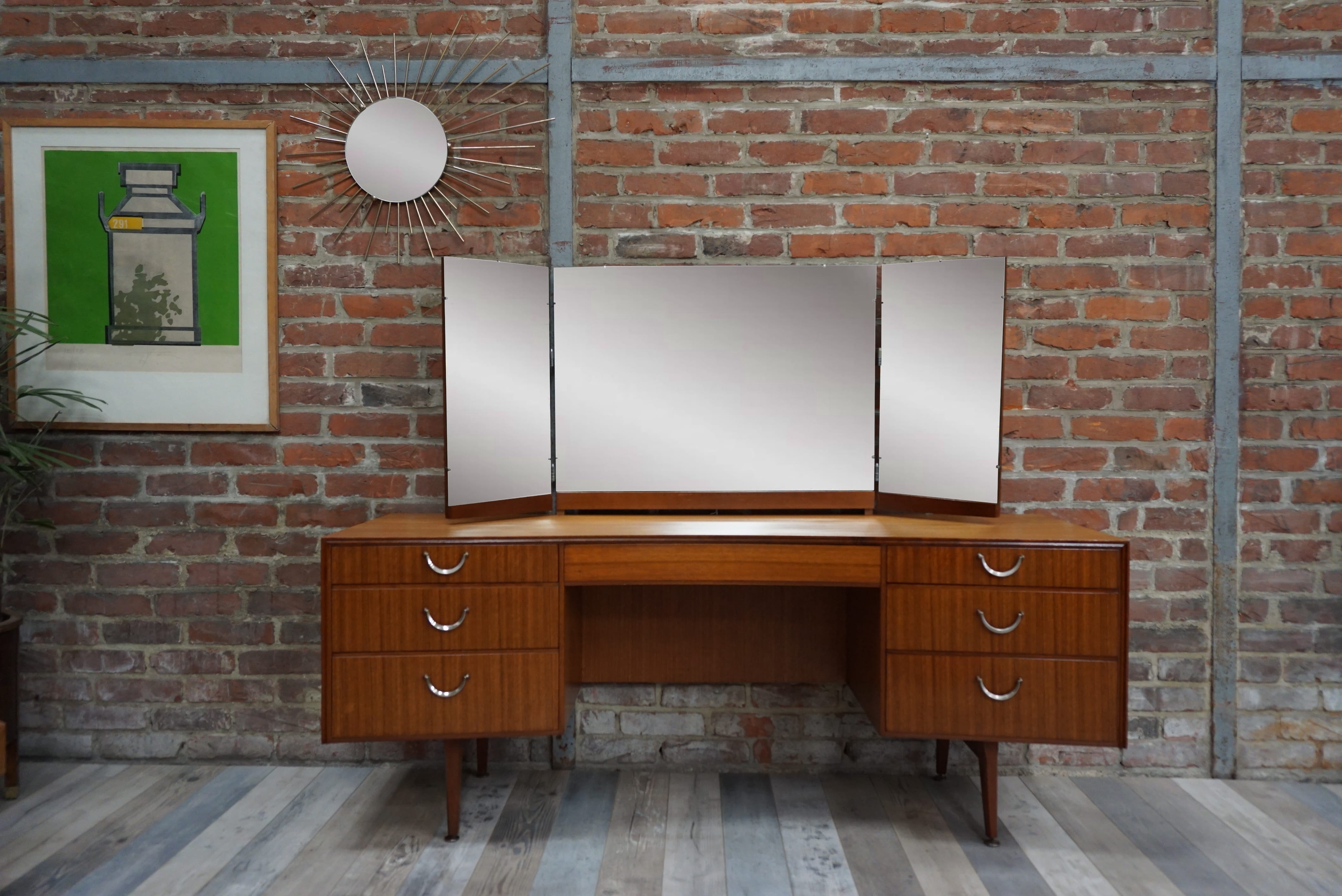 Curved dressing table 50-60s teak