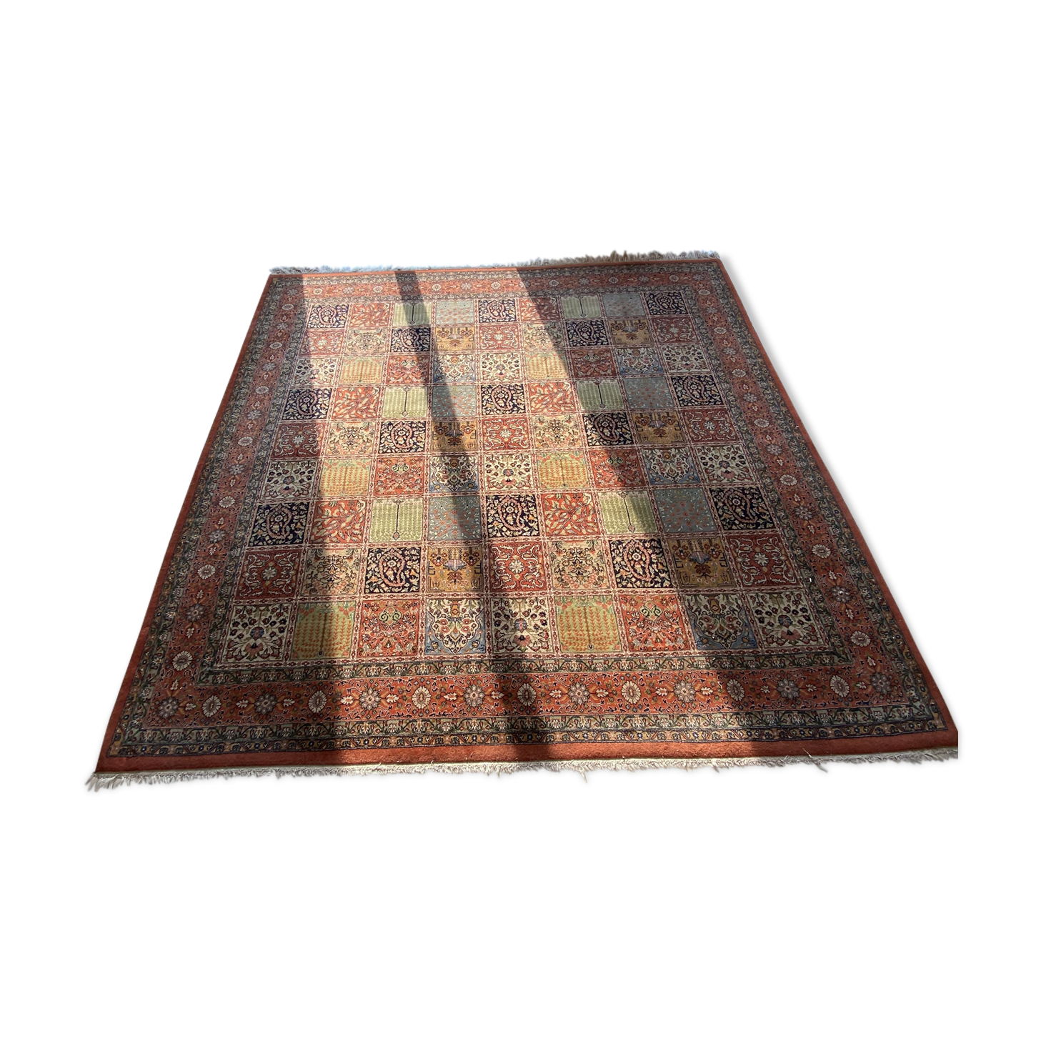 Patterned square carpet 252x252cm