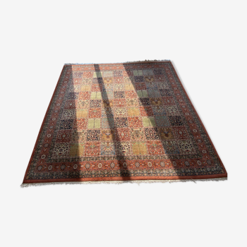 Patterned square carpet 252x252cm