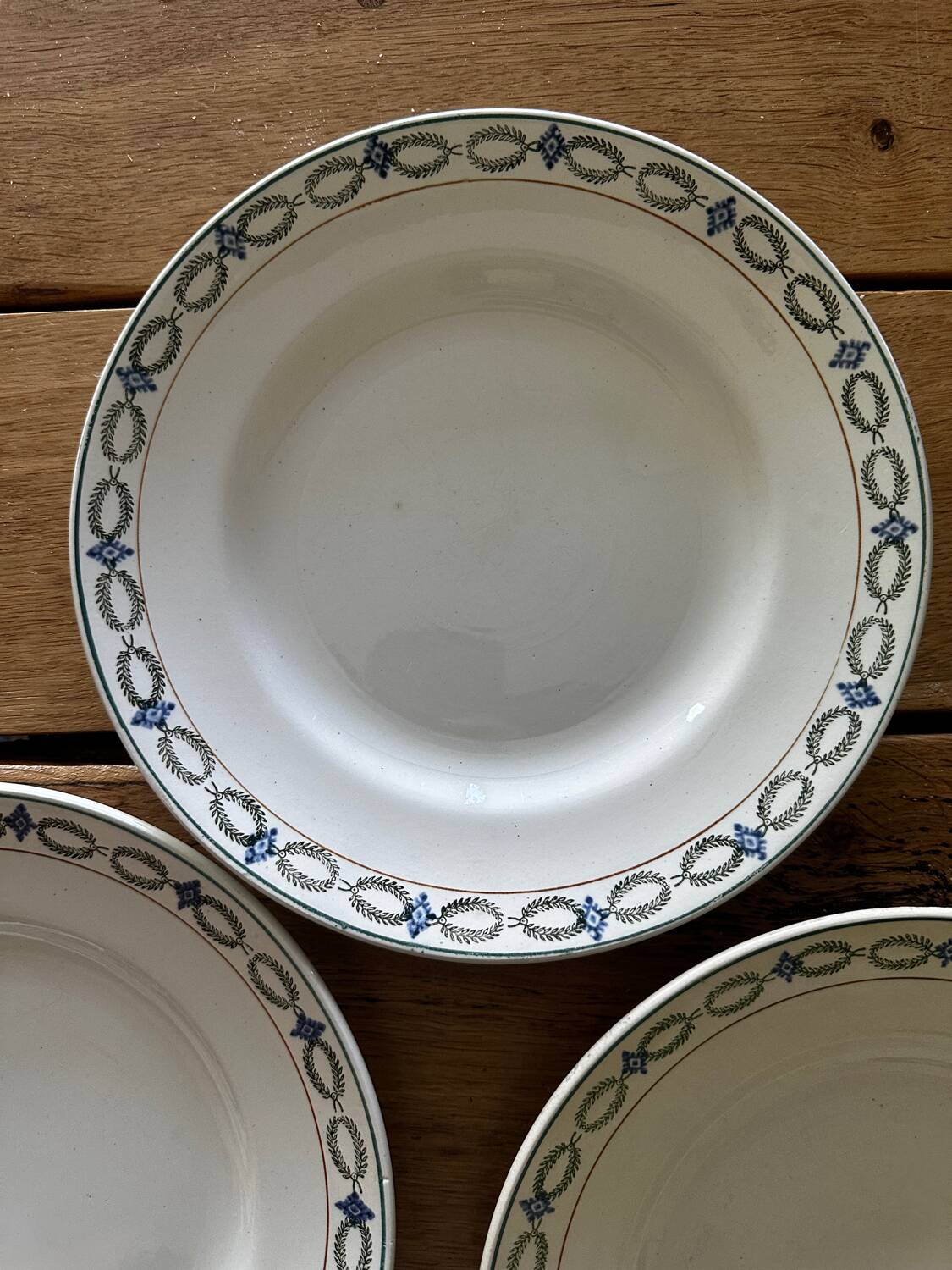 4 flat iron earth plates