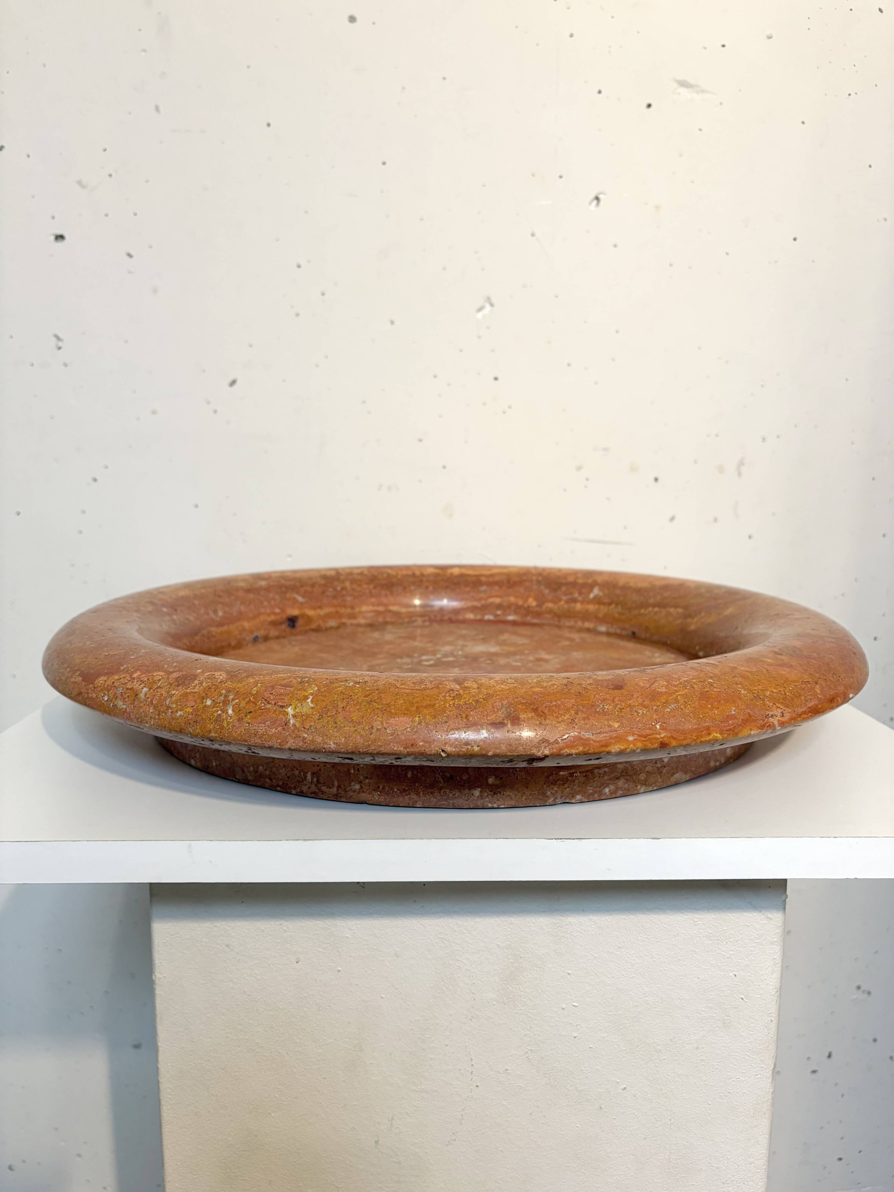 Milieu de table marbre rouge, Roberto Arioli, Gabbianelli, 1970