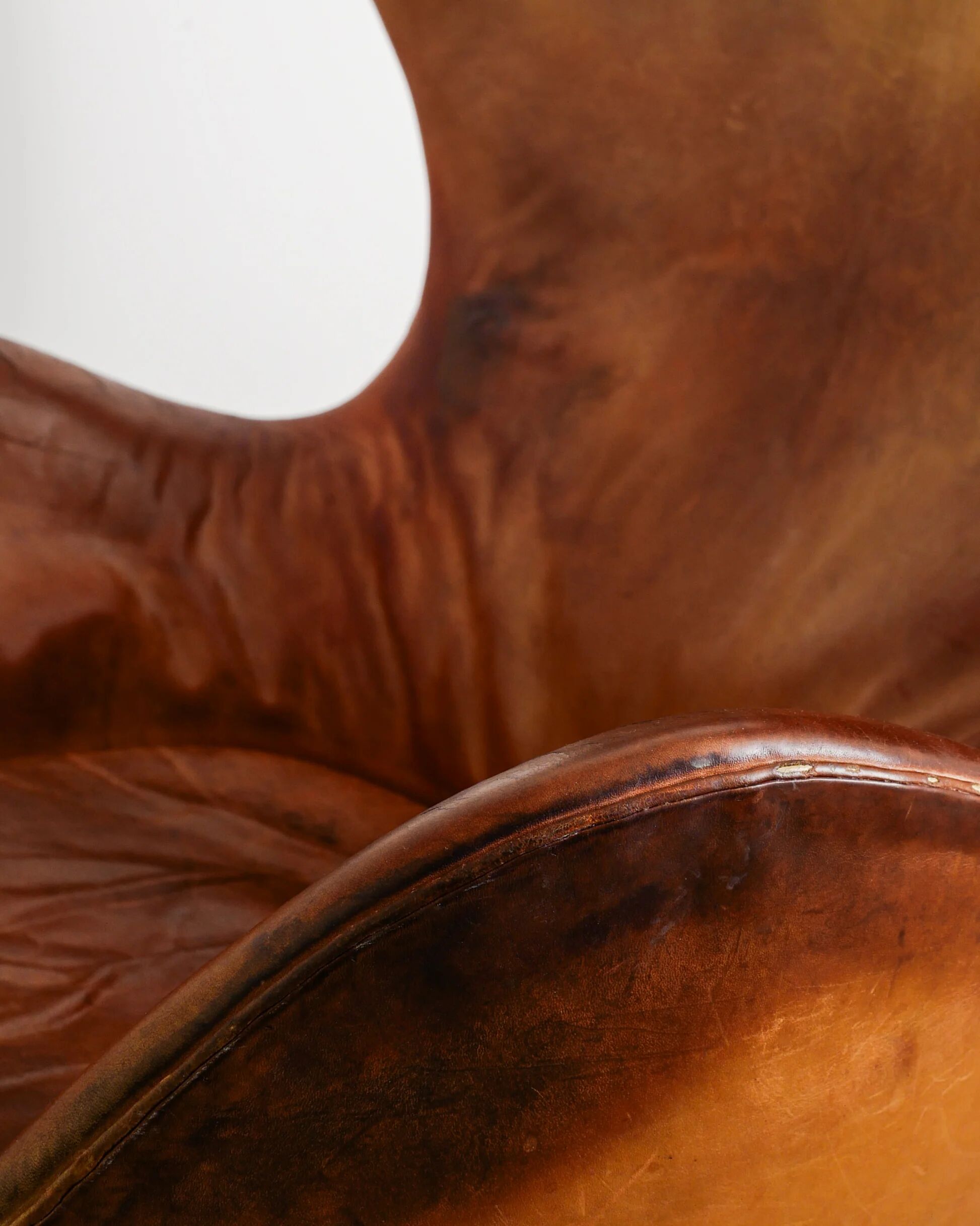 Early Danish "Egg Chair" in Brown Cognac Leather by Arne Jacobsen, 1960s