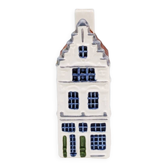 Miniature ceramic house of the Canal des Princes (Amsterdam, Netherlands). In perfect condition.