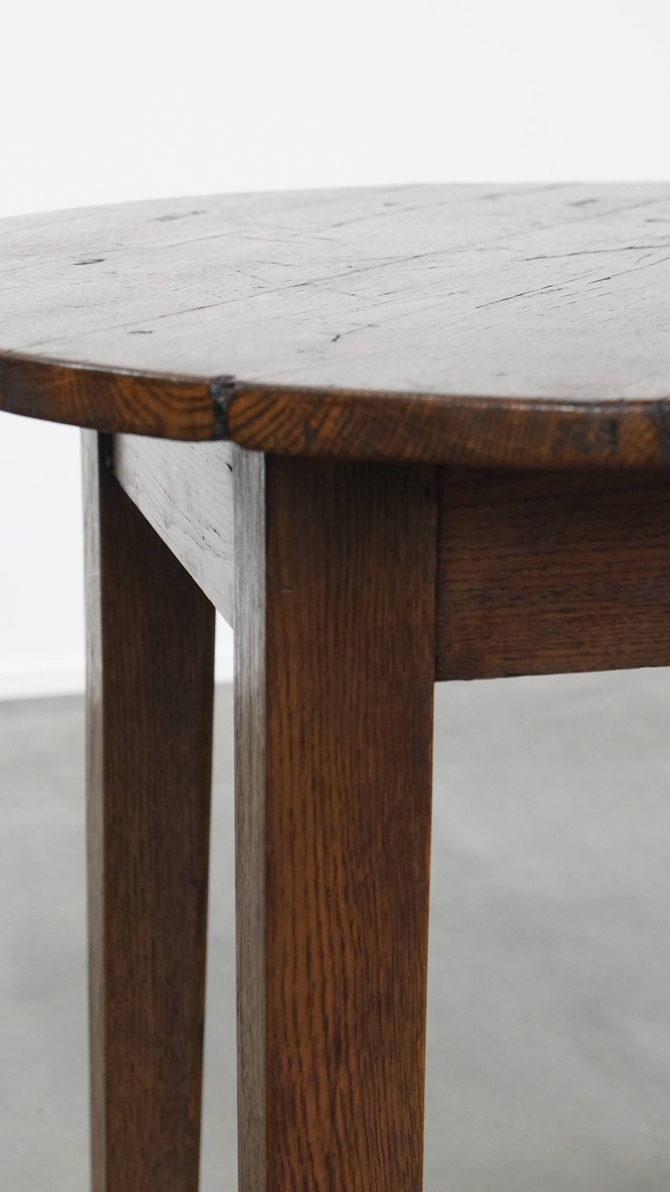 Table d'appoint anglaise ancienne de la fin du XIXe siècle en chêne