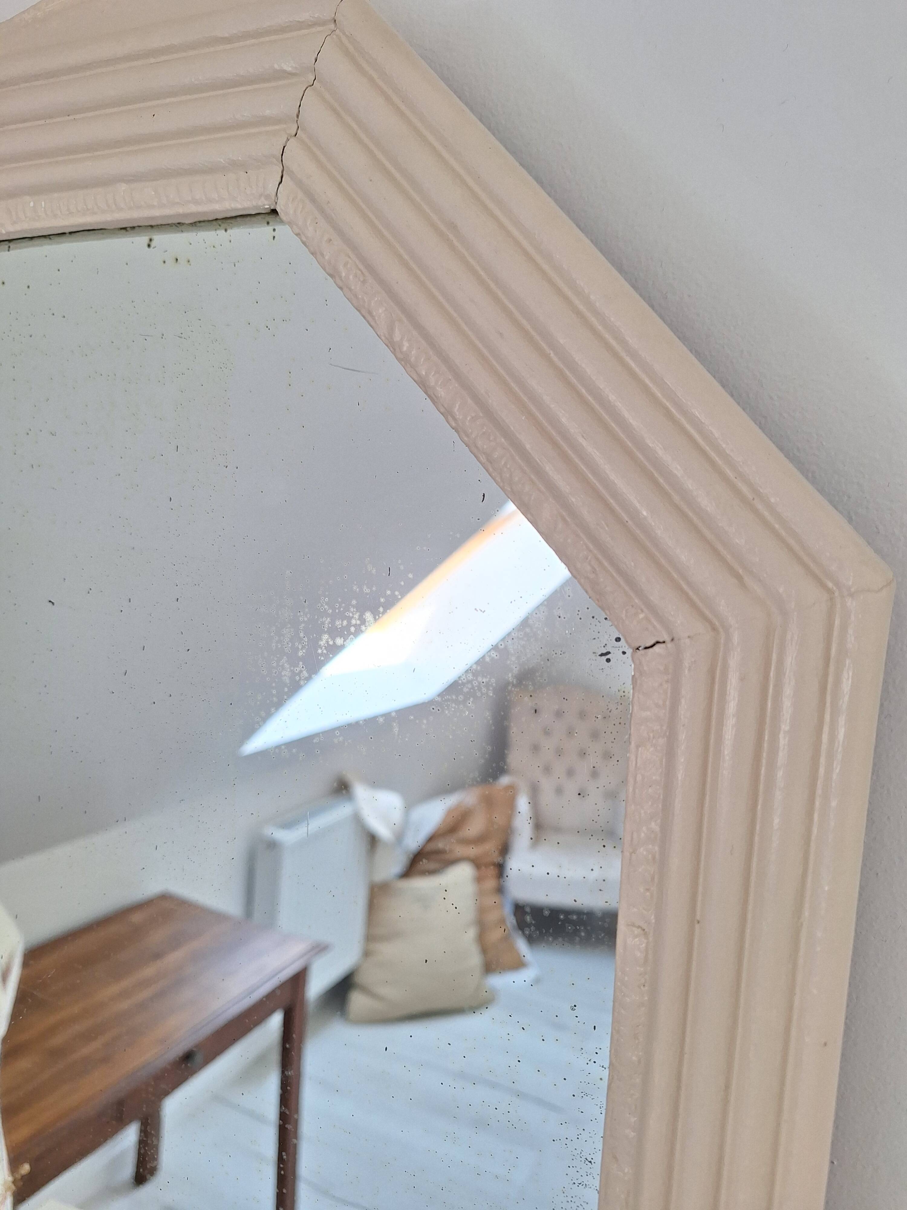 Miroir biseauté et mouluré beige