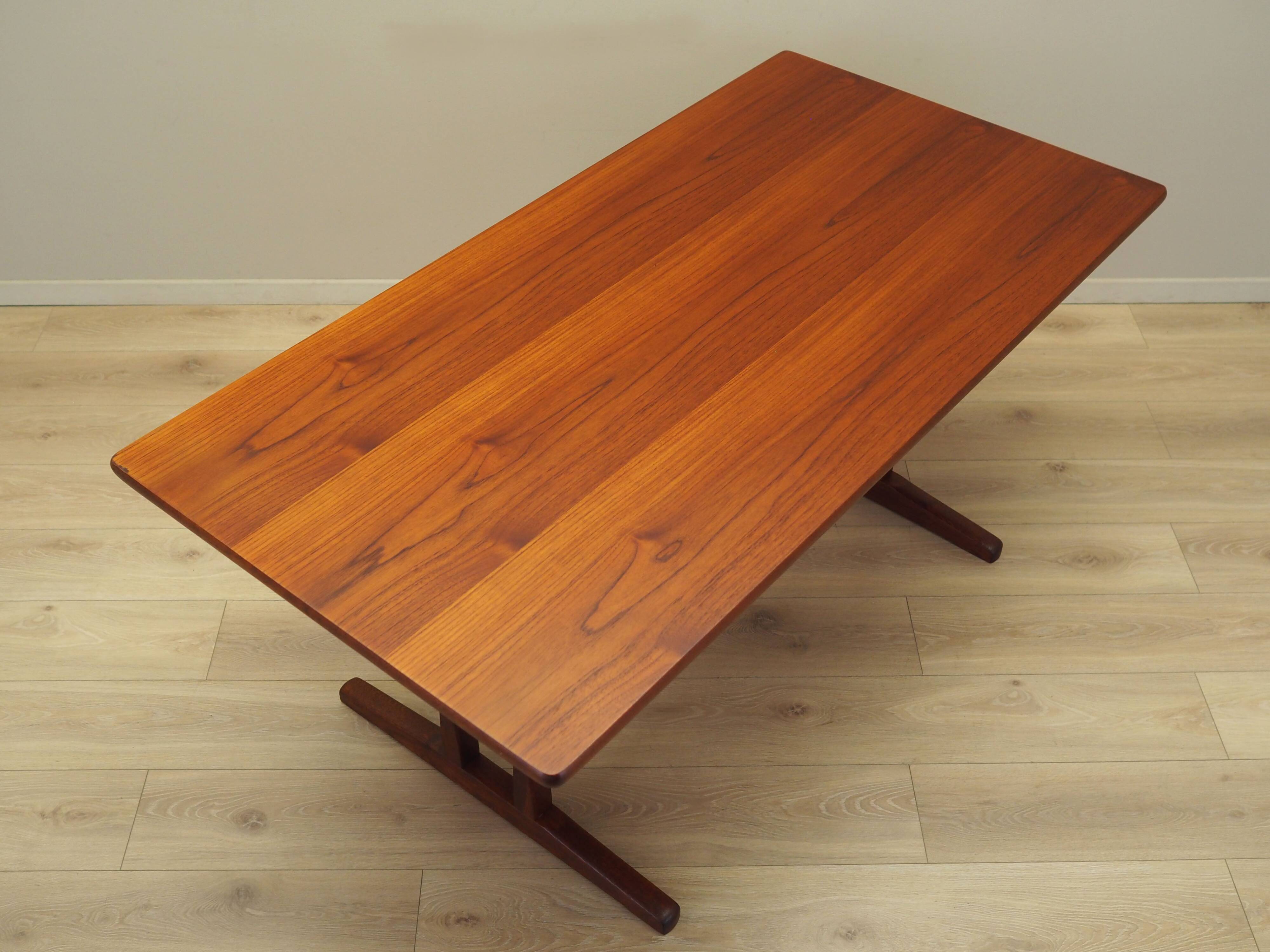 Table danoise en teck par Børge Mogensen pour FDB, années 1960