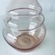 Carafe en verre rose