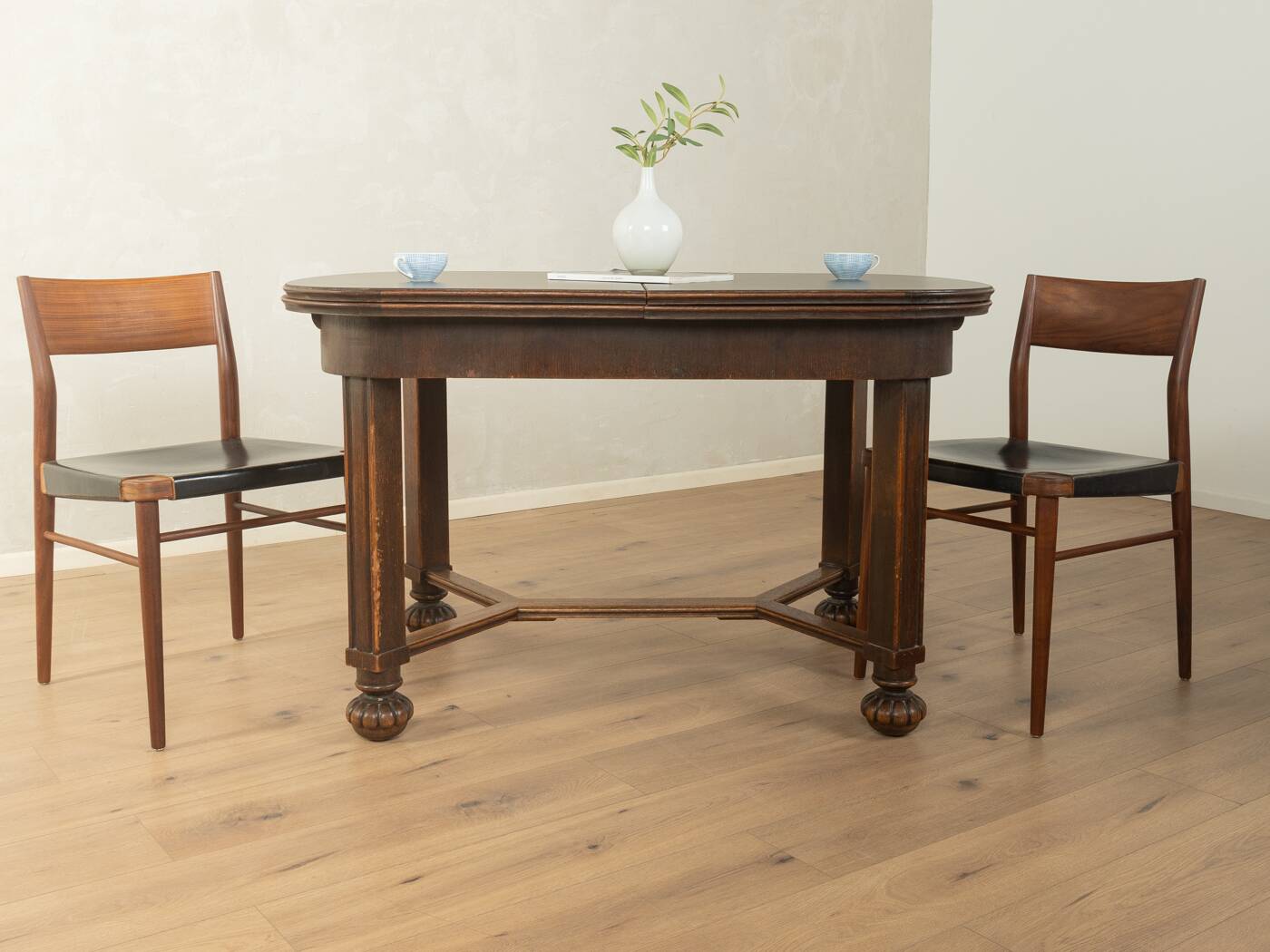 Table à manger au caractère unique des années 1920