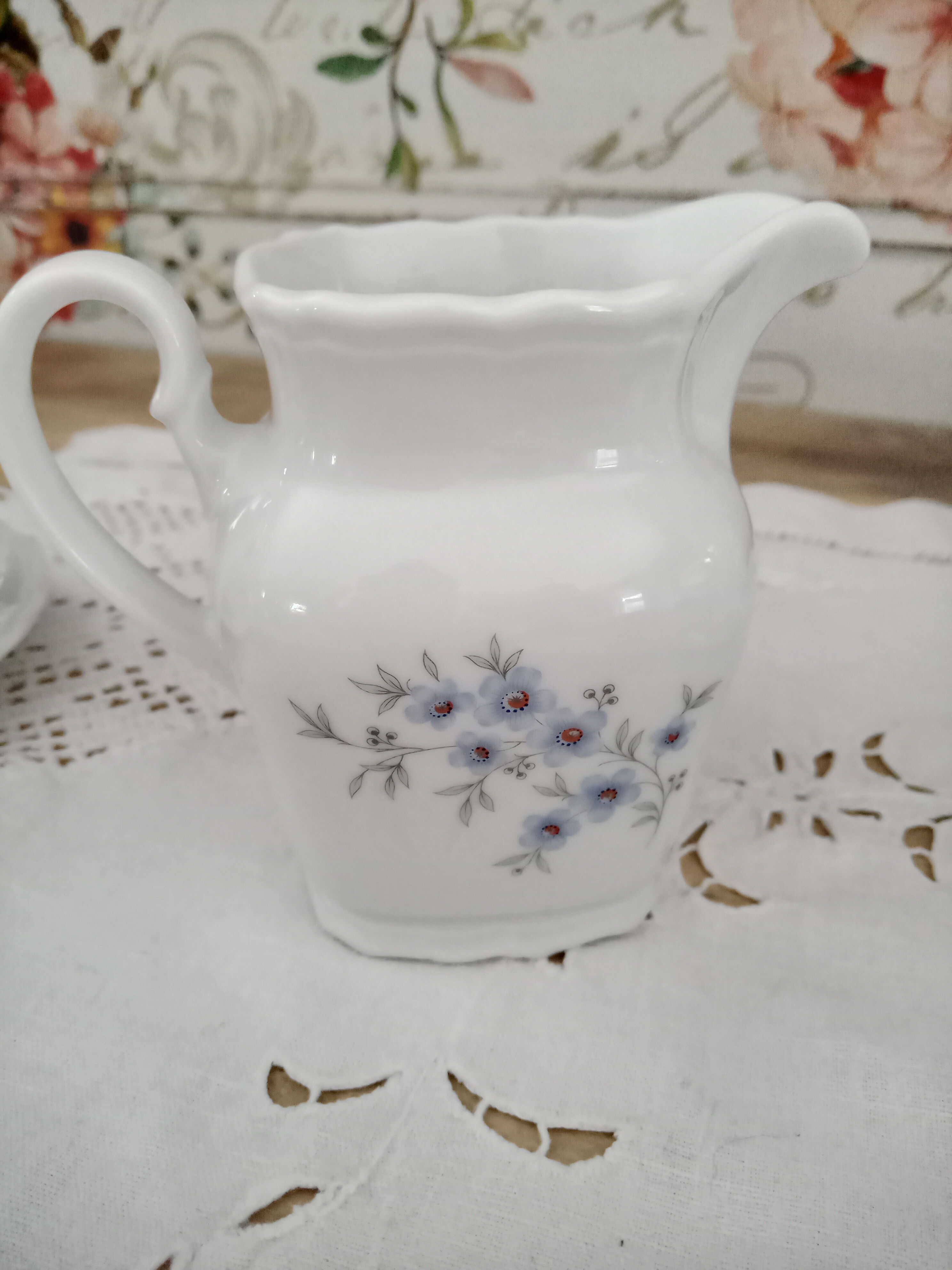 Vintage 15-piece coffee set in white porcelain Bavaria with small blue flowers