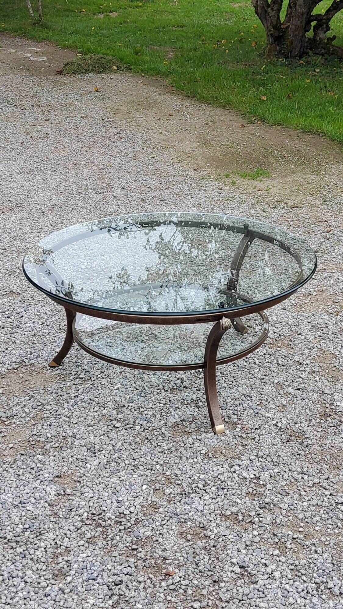 Round coffee table Perre Vandel Villa d'Este double tops in glass base gold metal