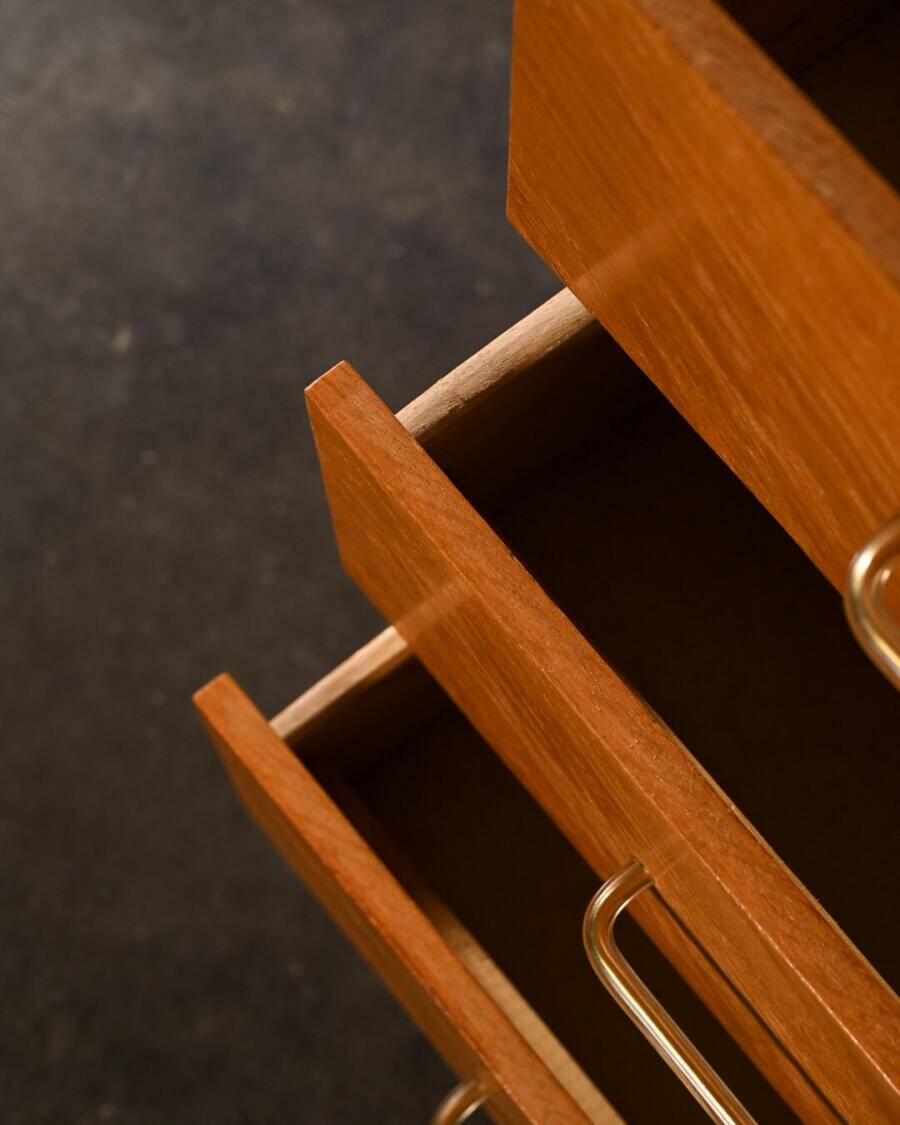Commode pieds compas
