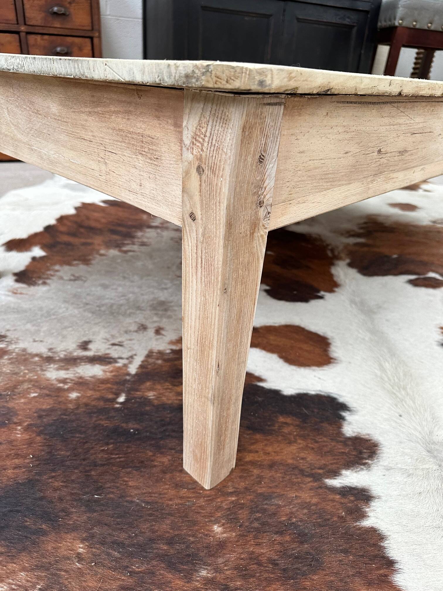 Coffee table with two drawers