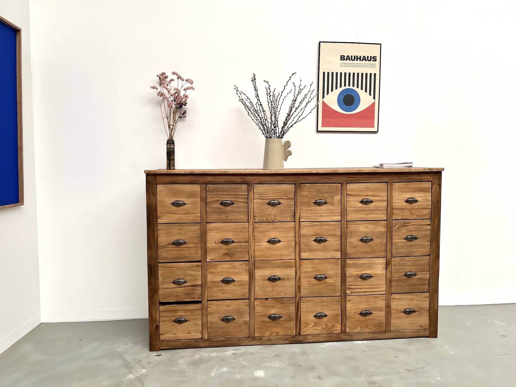 Craftsman's cabinet with 24 drawers in solid pine, 1950s.