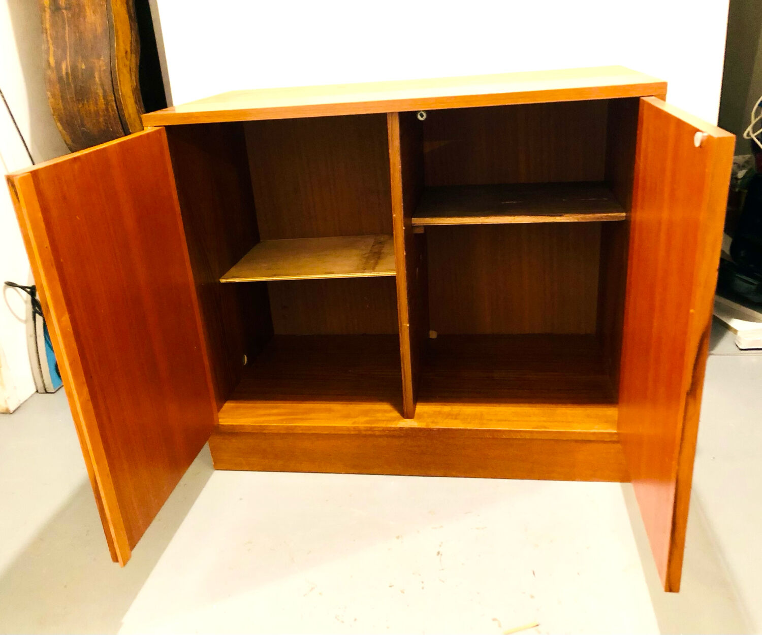 Meuble bas teck vintage scandinave - circa 1960