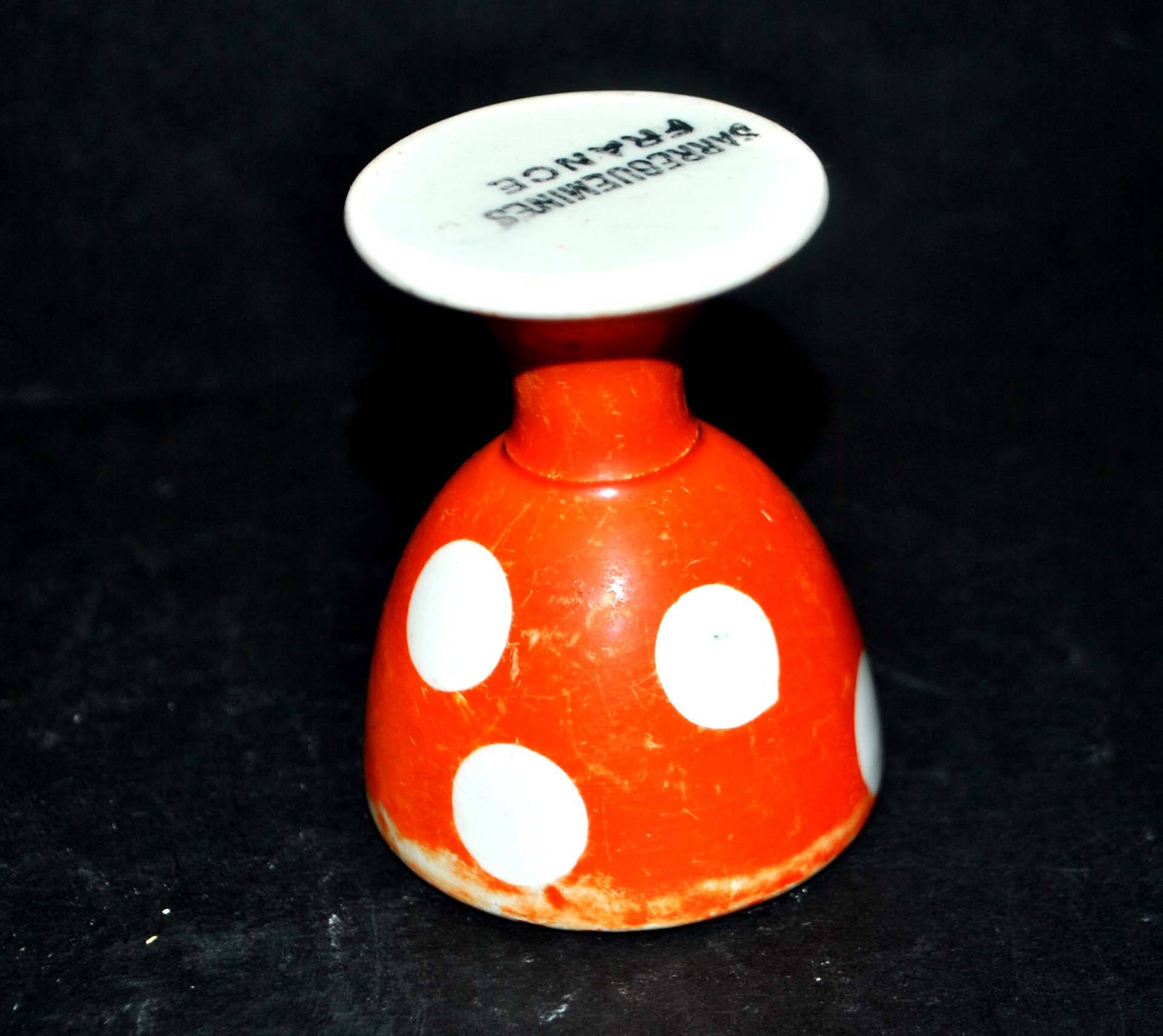 Vintage red egg cup with white polka dots in Sarreguemines earthenware H6.5cm