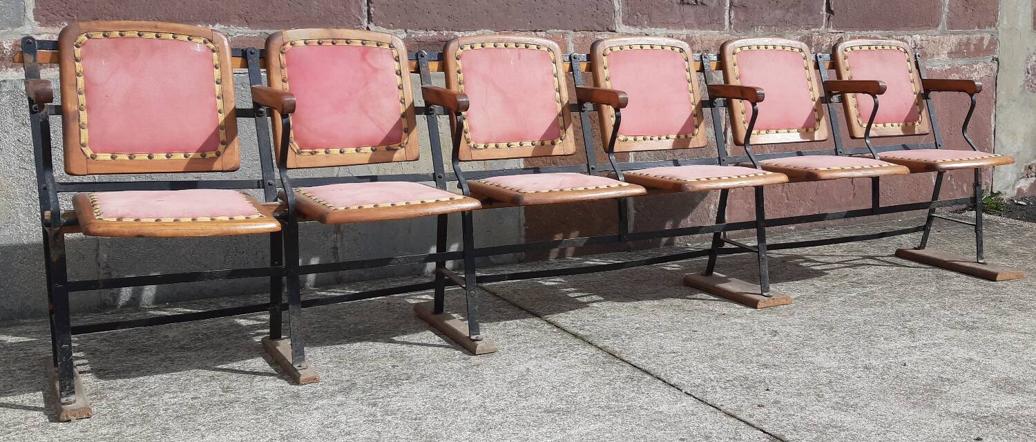 6-seater cinema seat.