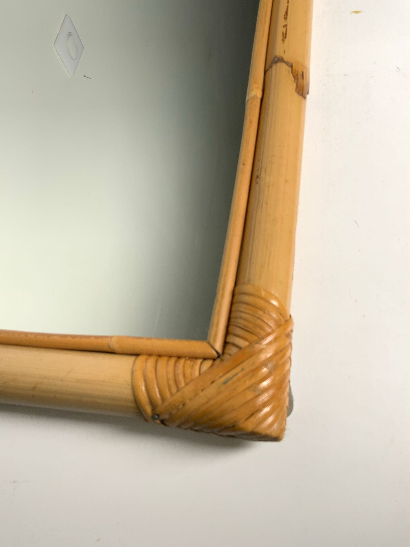 Miroir en rotin vintage