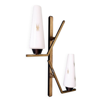 Large Mid-century wall light in brass and white opaline, 1950-60