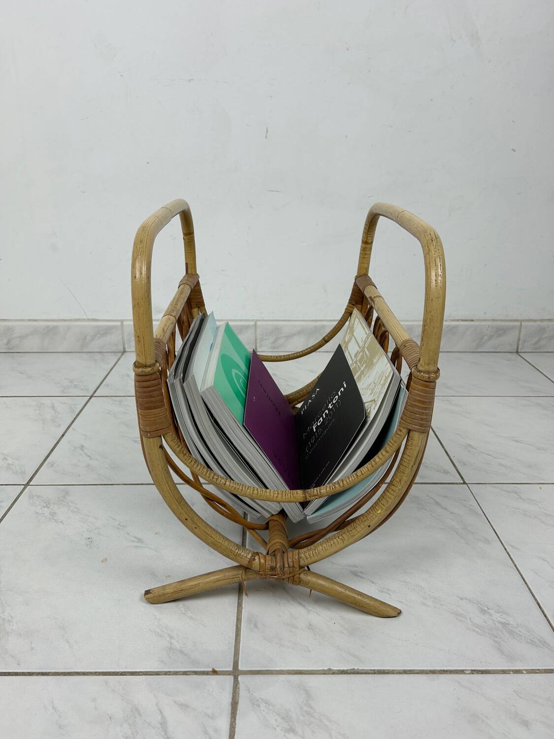 Porte-revues vintage en bambou