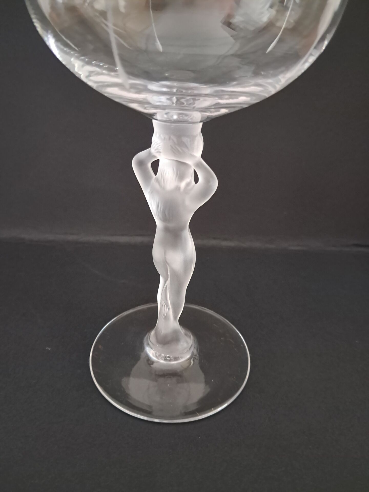 Two Bayel crystal wine glasses Bacchus Venus.