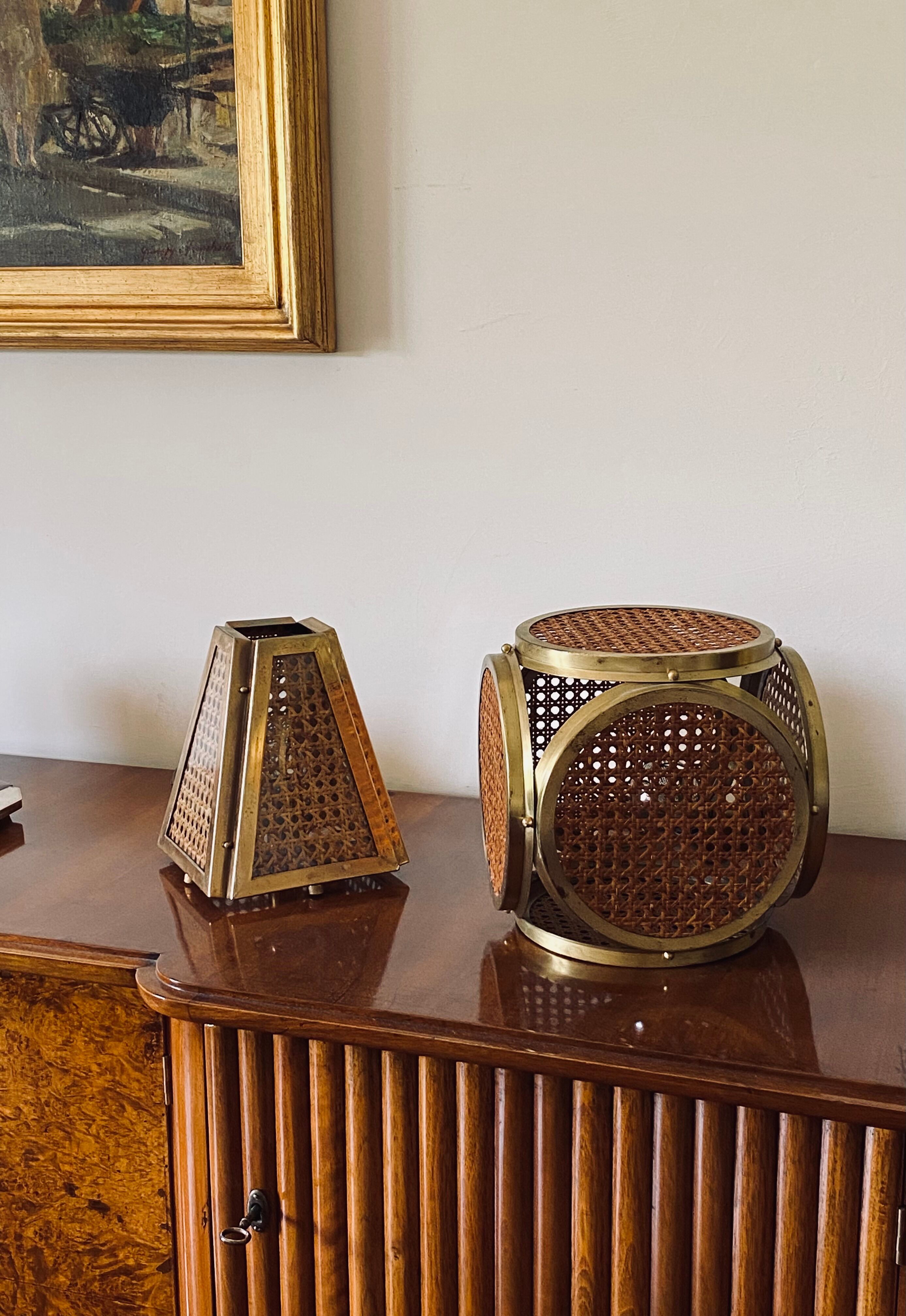 Ensemble de 2 lampes régence hollywoodiennes en laiton et paille viennoise, Italie 60's / 70's