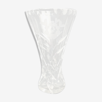 Vase en cristal décor ciselée fleur aux pétales dépolis