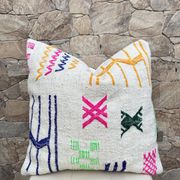 Handmade Berber wool cushion: Moroccan Kilim cushion (45x45cm)