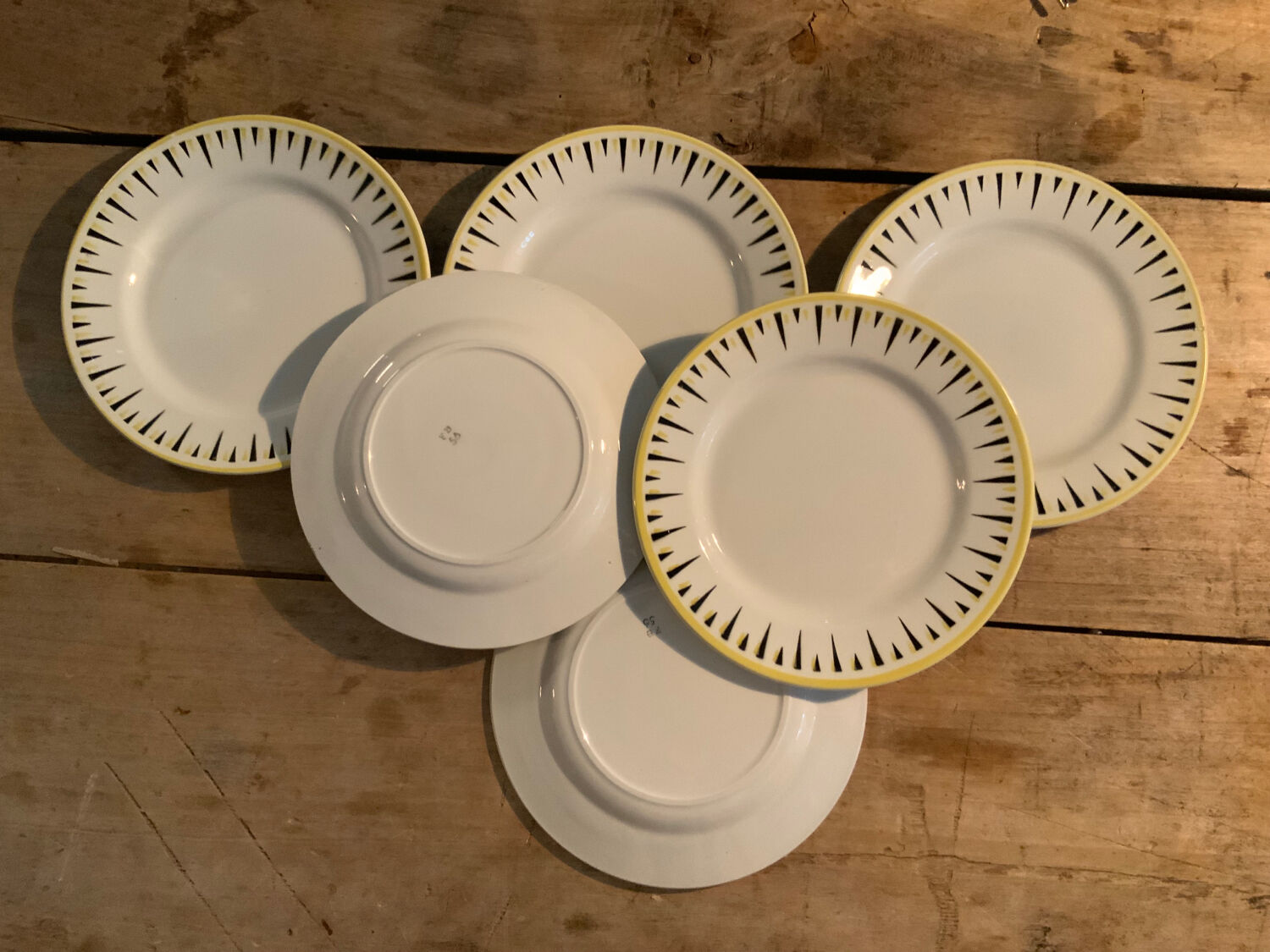 Assiettes 50’ Selency x Monoprix Croisé Laroche