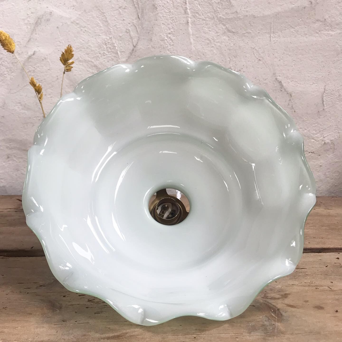 Green opaline suspension