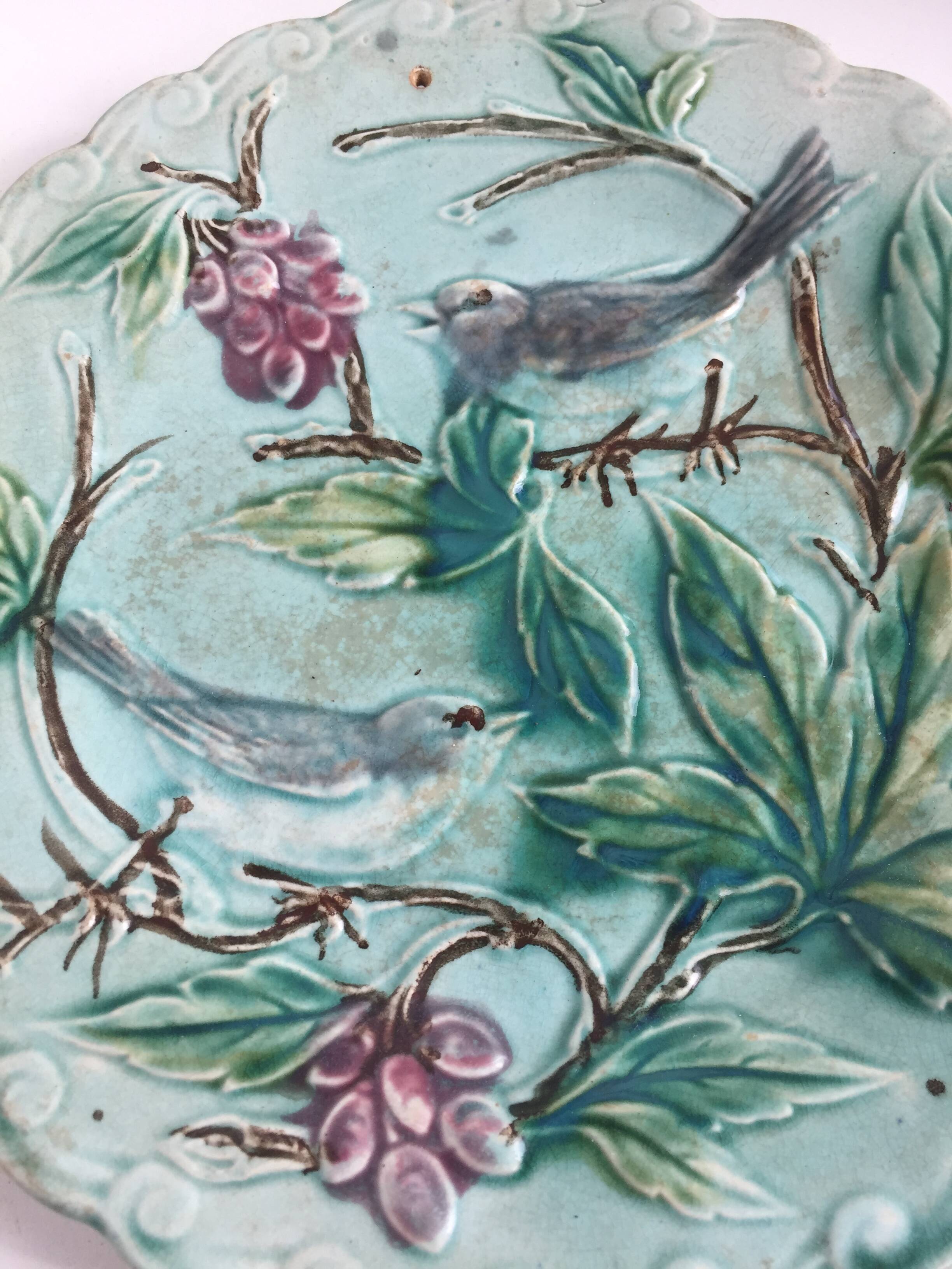 Slip plate decorated with birds
