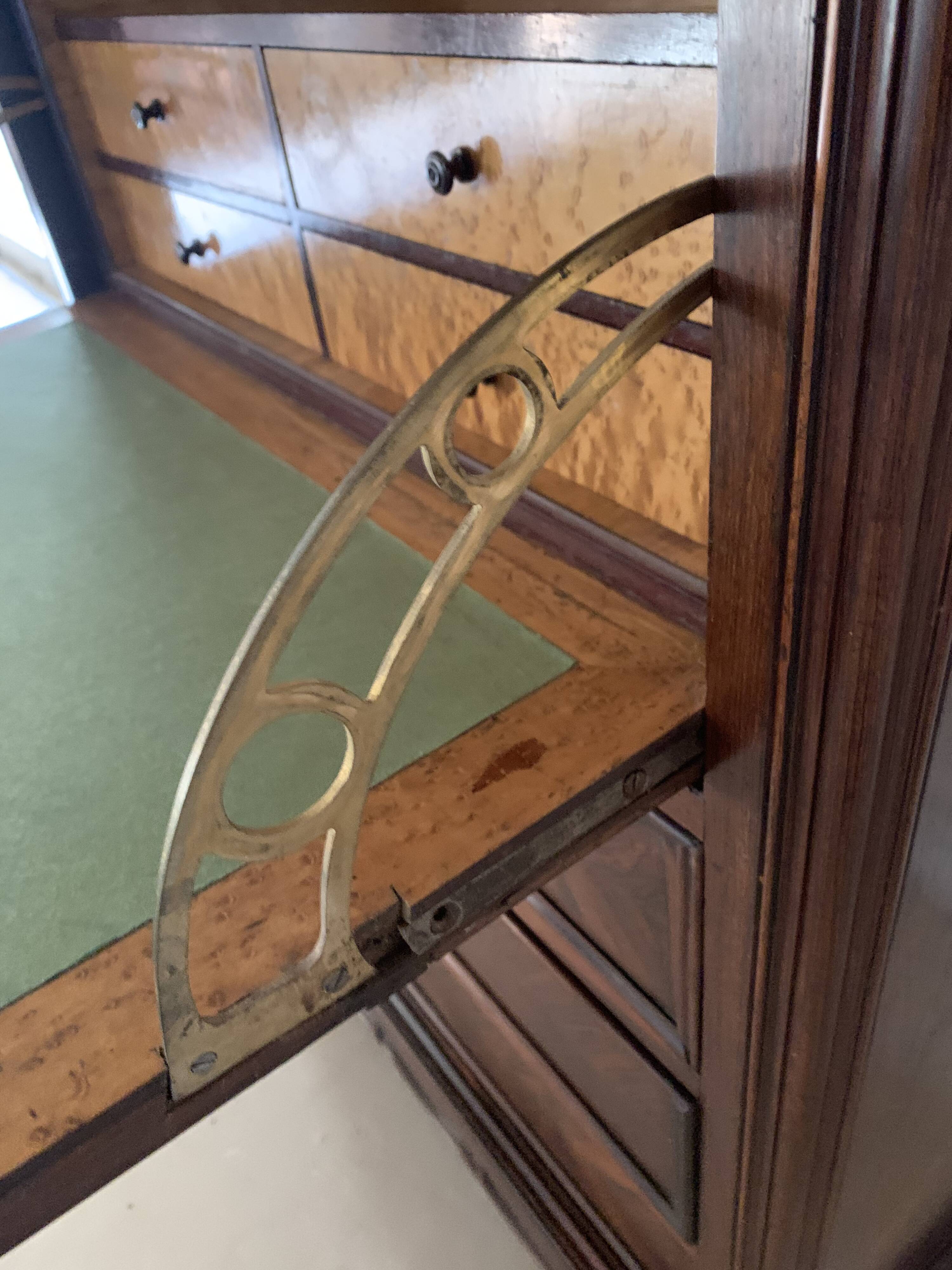 Louis Philippe Secretary