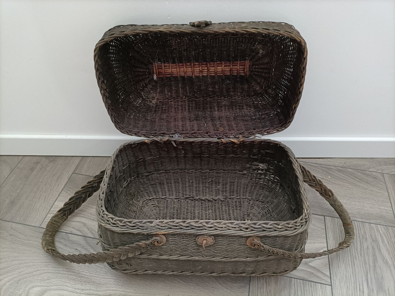 Panier de pêche en osier