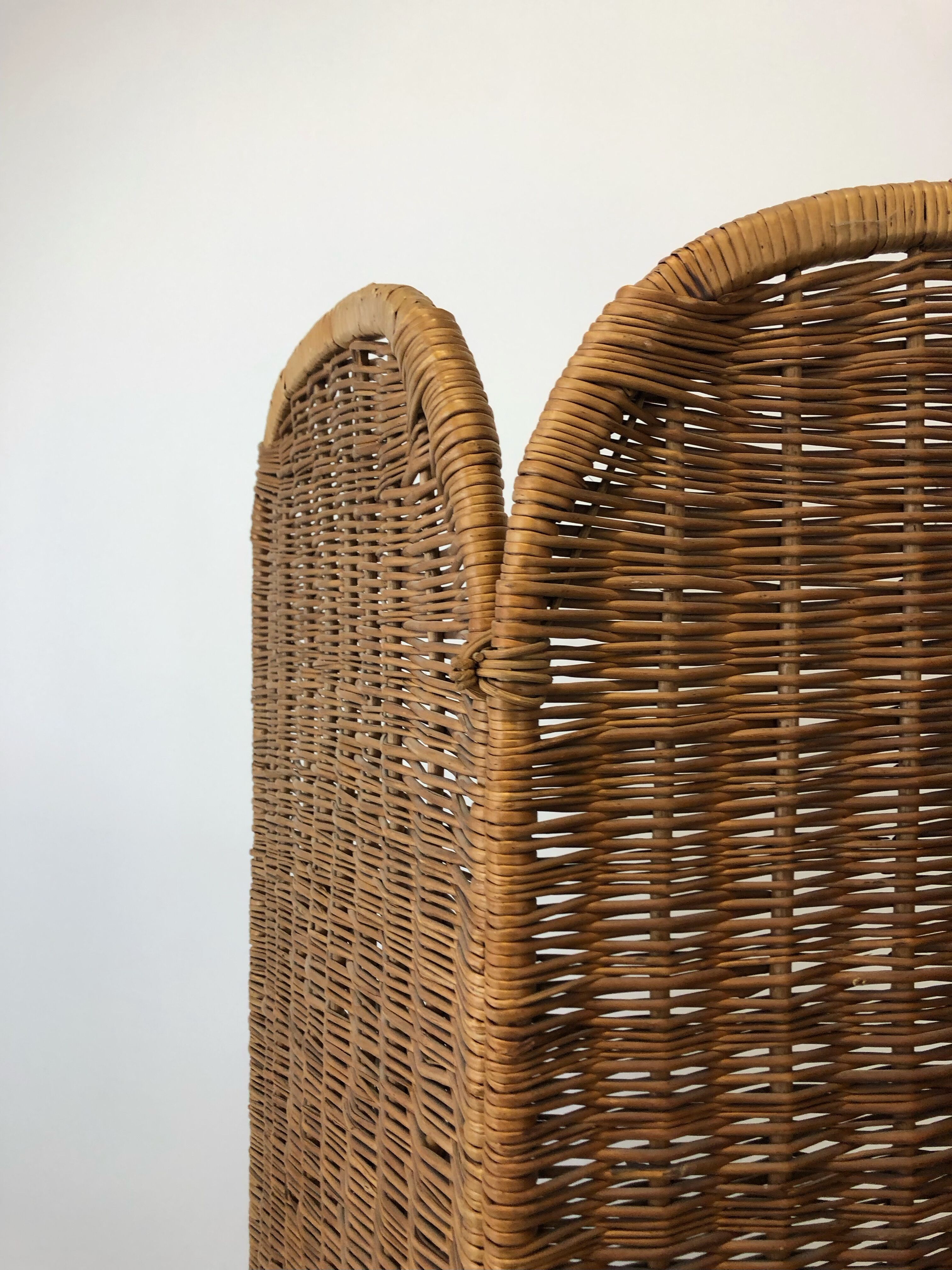 Vintage wicker screen