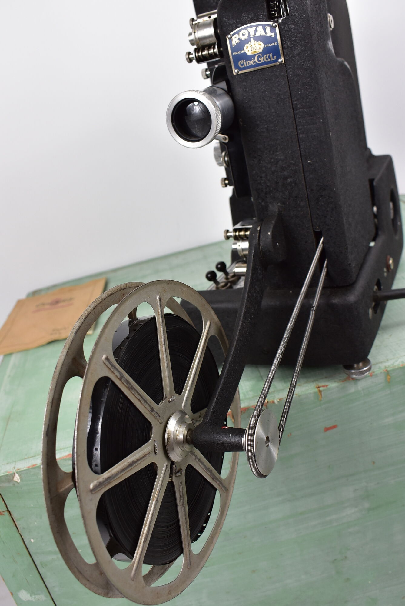 16 mm old projector Royal cinegel France