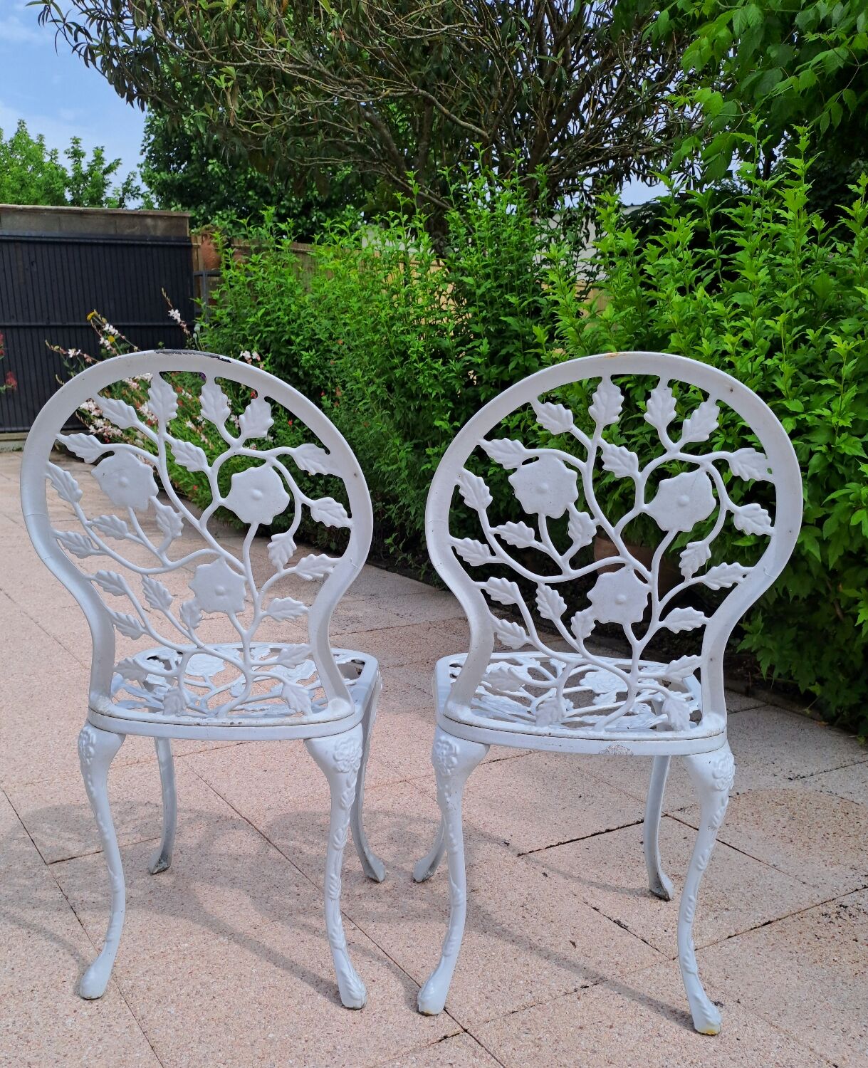2 cast aluminum garden chairs