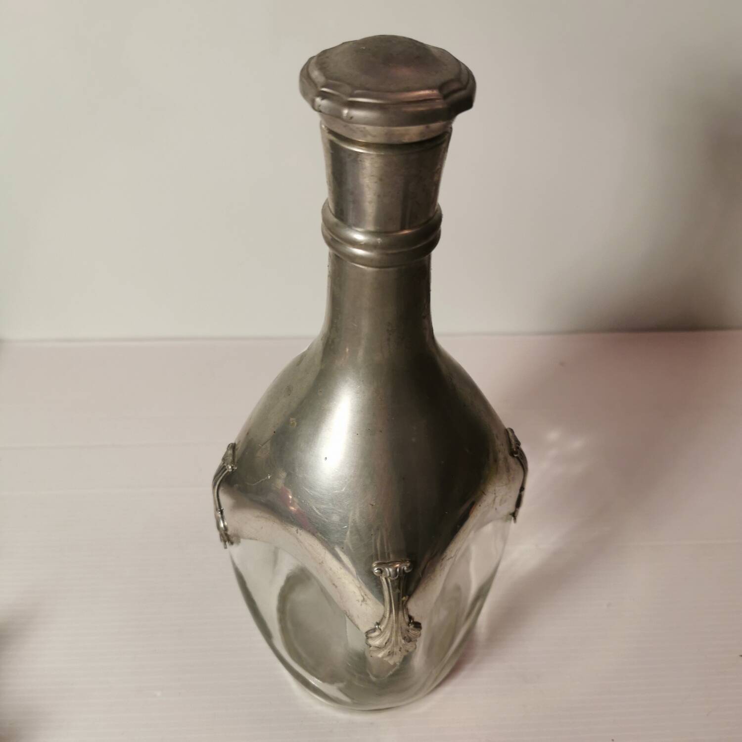 Carafe the tins of the Paris mansion