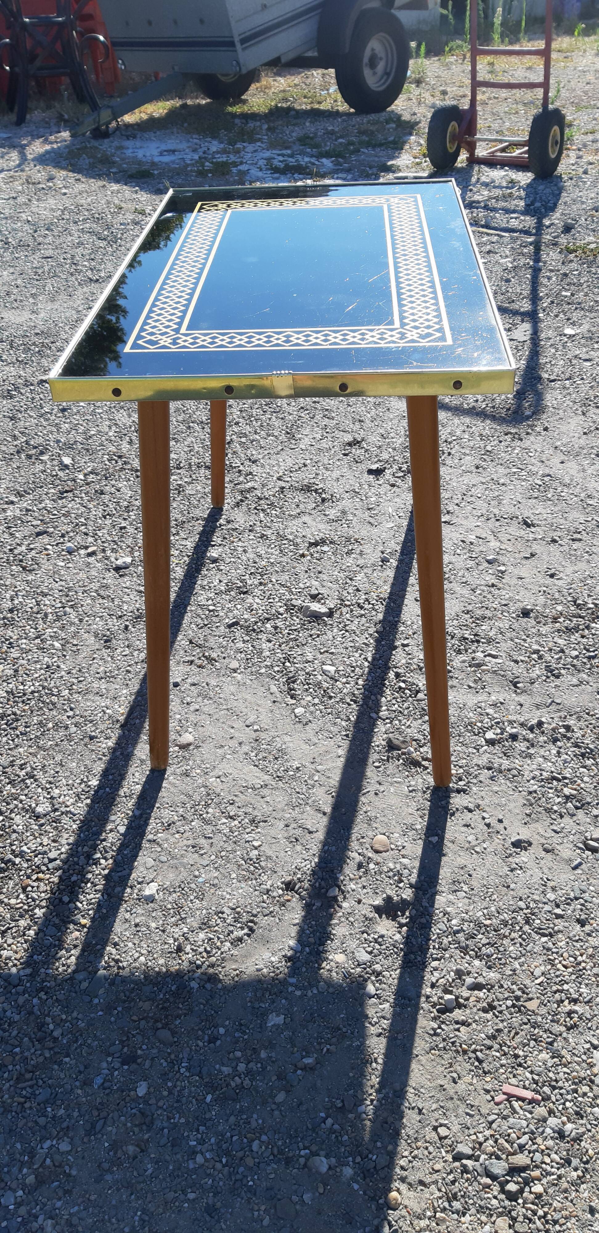 Table vintage des années 1978