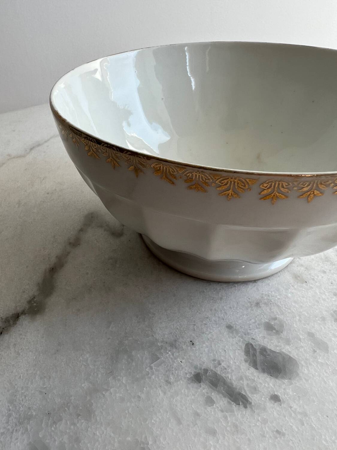 Bowl with gold rim