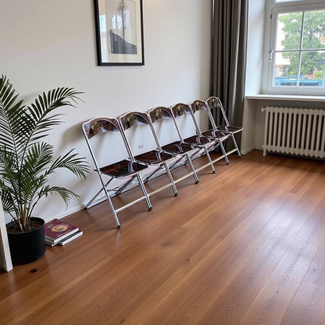 6 chaises pliantes en Plexiglas fumé et métal chrome Chaisor 1970