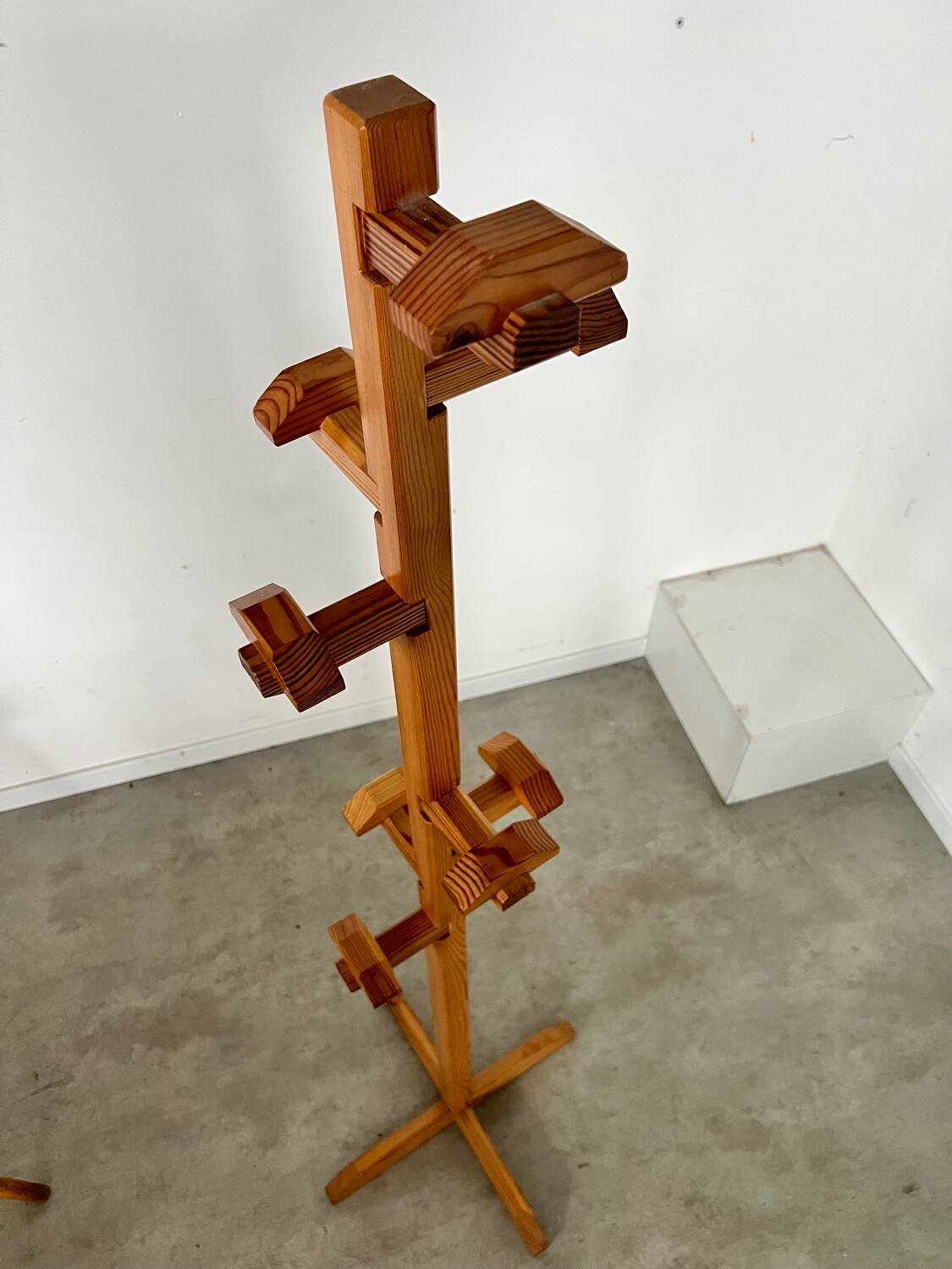 Old designer pine coat rack from the 60s in chalet wood