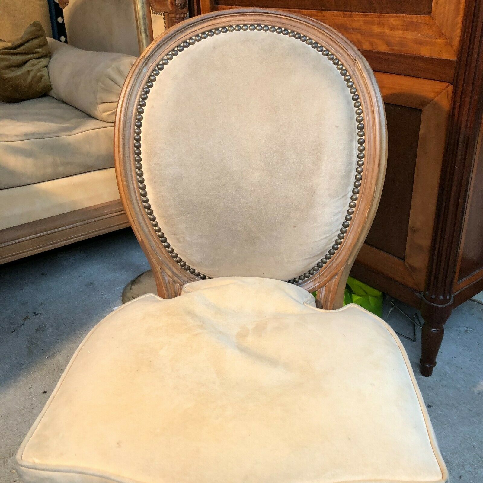 Low chair or medallion-backed heater