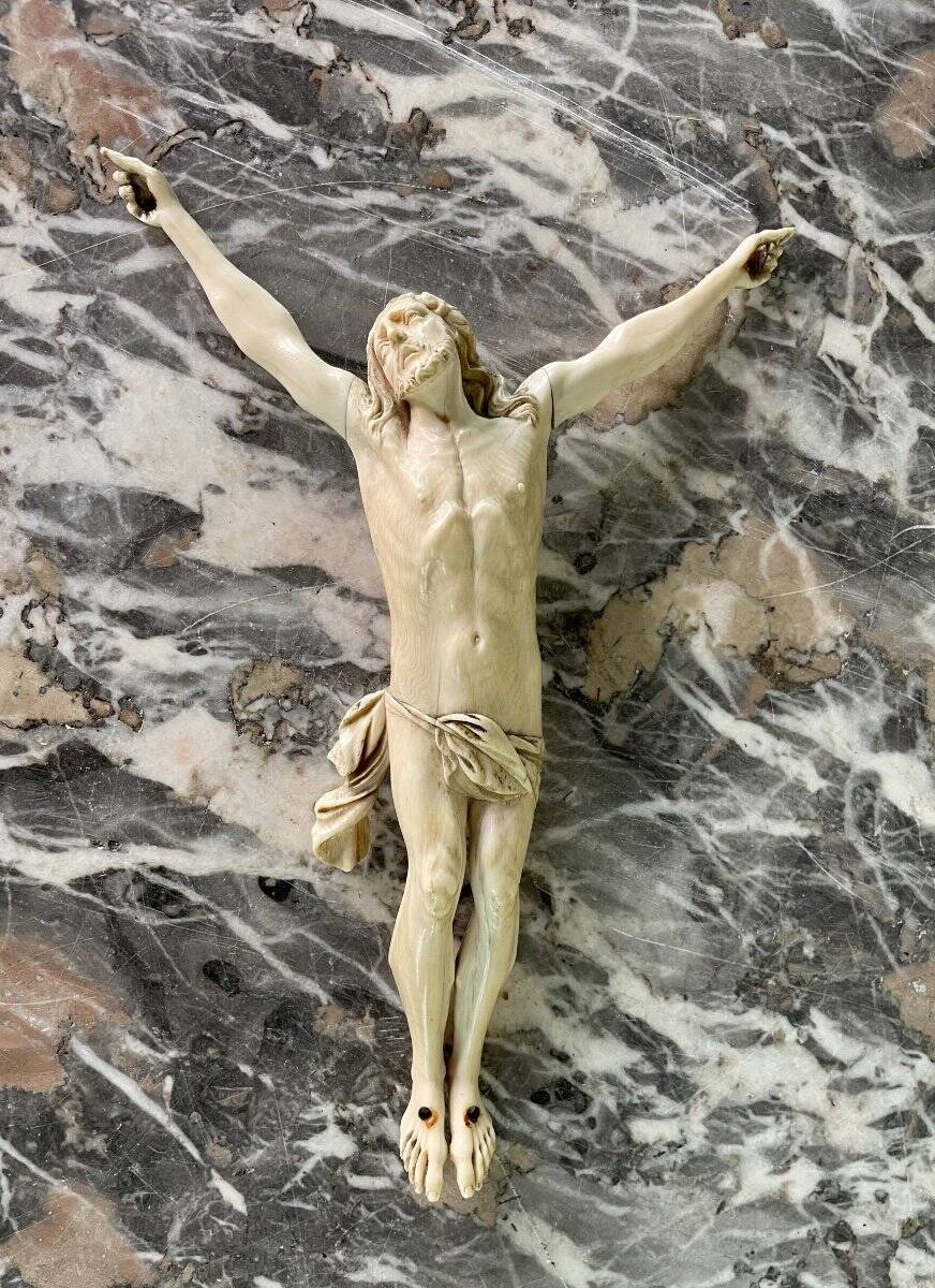 Christ in ivory, late 19th century in accordance with CITES regulations.
