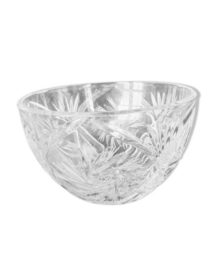 Pinwheel cut crystal bowl - bowl - empty pocket