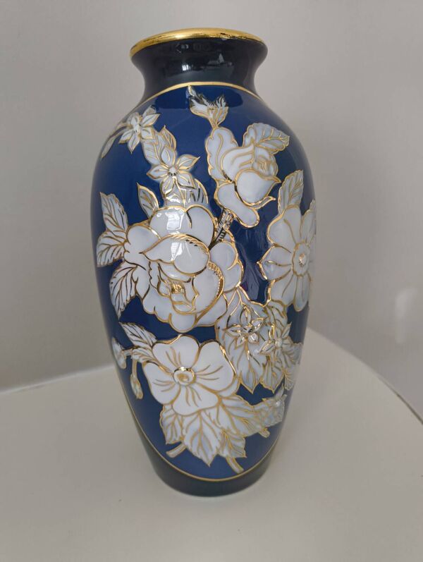 Vase en porcelaine de Limoges France bleu cobalt motif floral