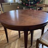 Extendable executive table in cherry wood