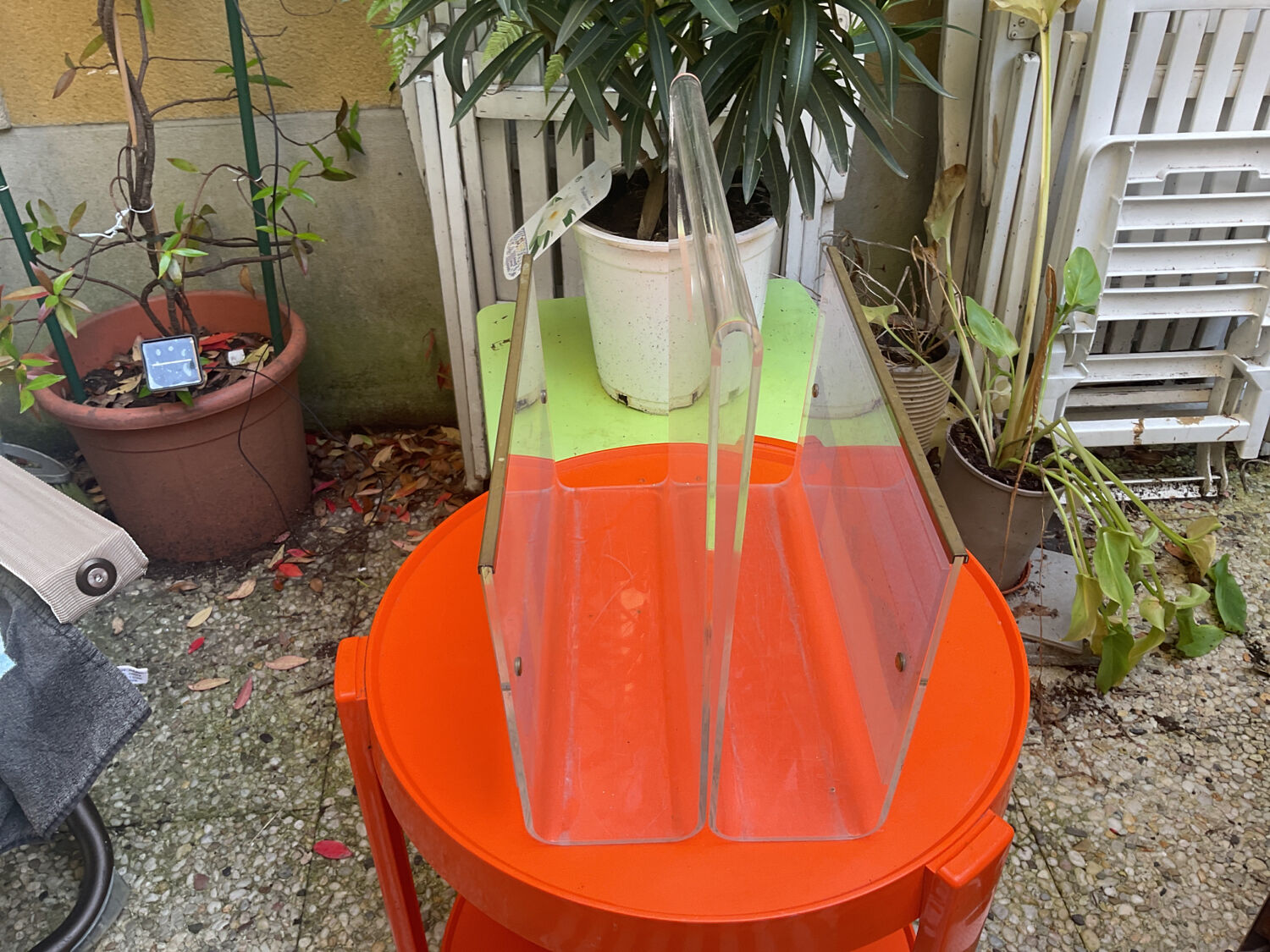 ALPAC magazine holder Plexiglas creations