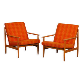 Paire de fauteuils en bois des années 1970
