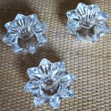 Un lot de 3 bougeoirs en verre étoile fleur vintage